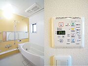 ■浴室■半円タイプの浴槽でゆったり足をのばしてくつろげます！■浴室乾燥暖房機■梅雨時の洗濯物の乾燥や、冬の寒い時期に浴室内を暖めてから入浴が出来ます♪