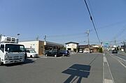 周辺にはコンビニ有