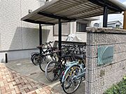 屋根付き駐輪場もございます！