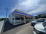ローソン古河葛生店まで車で2分（750ｍ）