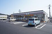 セブンイレブン小山犬塚6丁目店まで徒歩3分（200ｍ）