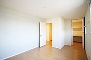 東側のお部屋は8，0帖☆ウォークインクローゼットも付いてますので収納は安心です！