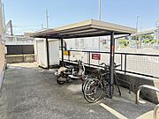自転車駐輪場