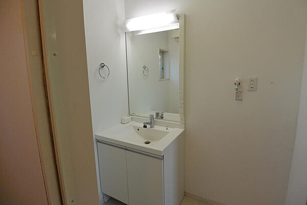 detached 群馬県佐波郡玉村町大字下新田812-1

地図を見る