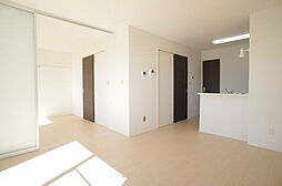 アンビシア　B 201 2階2LDKのリビング/ダイニング