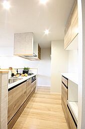 同建物の異なる部屋の写真です（家具・調度品はイメージです）