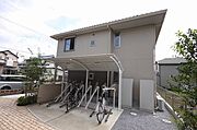 屋根付駐輪場があります。