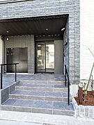 ■エントランス■共用玄関自動ドアは防犯面を考慮したオートロック仕様