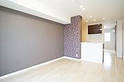 【ＬＤＫ10．8帖】対面キッチンのため、部屋の中が見渡せます。料理をしながら家族との会話を楽しんで下さい♪　