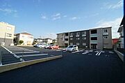 ■敷地内舗装駐車場、別途契約月額4，400円（税込）※要空き確認
