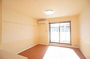【ＬＤＫ】メインのお部屋ＬＤＫは11．9帖◎エアコンとＬＥＤ照明が初めから付いています◎窓は全室高断熱複層ガラスを採用しています。