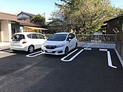 敷地内駐車場もございます。（要空き確認・別途契約）