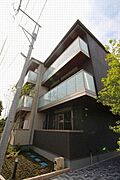 【外観(2)】積水ハウスの重量鉄骨賃貸マンションです。耐震等級最高の「3」を取得した建物です。