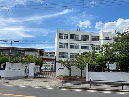 小学校「大阪市立佃小学校まで311m」