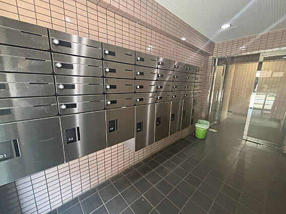 明るく整頓され...