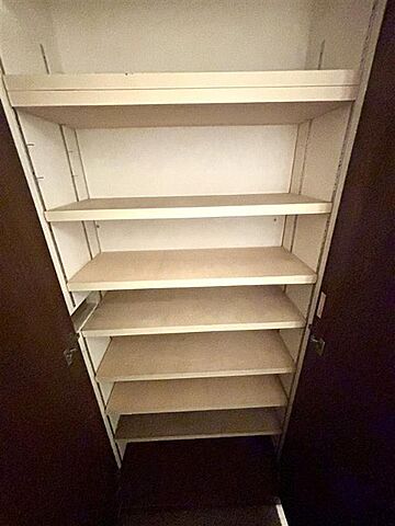 玄関 赤門ロイヤルハイツ 8階/-