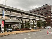 役所「安城市役所まで3056m」