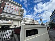 高校「沖縄県立那覇商業高校まで452m」