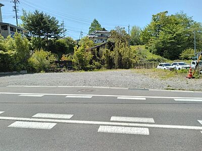 外観：全面道路から見た外観