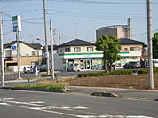 その他「ファミリーマート熊谷拾六間店まで1373m」