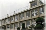 中学校「熊谷市立大里中学校まで3493m」