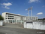 中学校「東松山市立北中学校まで857m」