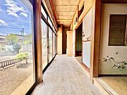 お庭がみえる廊下です