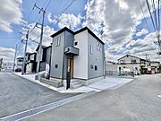 外観　角地で陽当たり通風良好！！