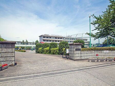 入間市立仏子小学校 徒歩16分。 1260m