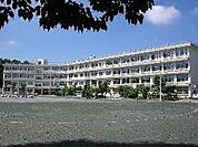 所沢市立若狭小学校 徒歩9分。 710m