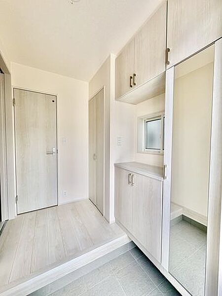 玄関を拡大表示