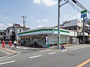ファミリーマート入曽店 徒歩14分。 1080m
