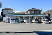 ファミリーマート入間春日町店 徒歩5分。 330m