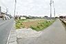 外観：綺麗な整形地　用途多彩な広い道路面の土地33坪