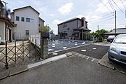 前面道路を含む土地写真