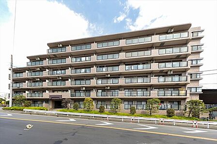 「川越」駅から徒歩約13分のライオンズマンションです。