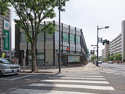 外観：埼玉りそな銀行新所沢支店　約900m