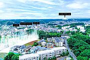 生活利便施設が近隣に揃う家族の新生活にぴったりの住環境です。／上空から見た現地（2025年9月）撮影