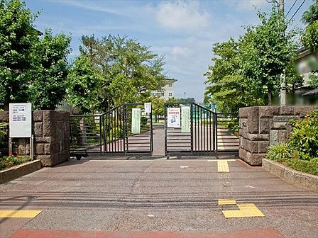 所沢市立所沢中学校 徒歩20分。 1540m