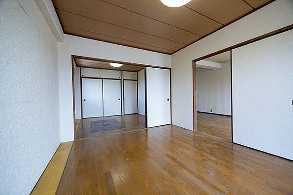 洋室を拡大表示