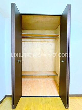 全居室に収納を...