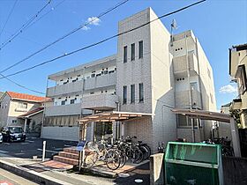 フローラ 305 ｜ 埼玉県北足立郡伊奈町中央3丁目（賃貸マンション1K・3階・30.00㎡） その1