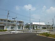 未来にはばたく子どもを育てる「つよく　かしこく　あたたかく」　小・中併設の学校です。小中連携教育を実践し、9年間の連続した教育環境づくりを推進します。