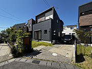 【外観】2019年築、ポラスの旧分譲地内の南公道5ｍ・土地面積 約48坪のゆとりある敷地・床暖房・食洗機・浴室換気乾燥機・ミストサウナ・電動シャッターなど設備充実