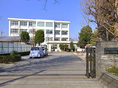 「我孫子市立我孫子中学校」通称「我孫中」(あびちゅう)各部活動とも盛んに活動が行われている。駅伝部は過去に東葛飾地方中学校駅伝競走大会(東葛駅伝)5連覇などの成績がある。