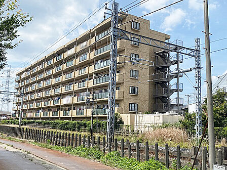 東武野田線「運河」駅徒歩11分。オートロック付きマンション。総戸数70戸。南西向きの3LDK。