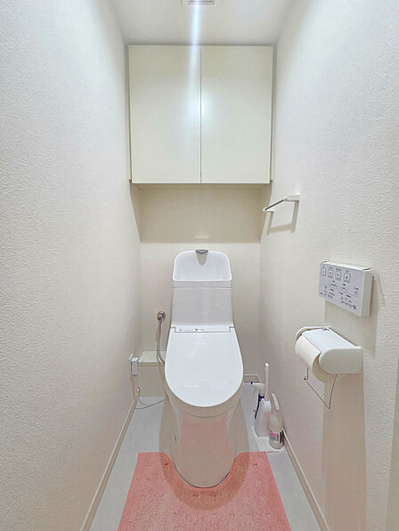 2022年交換済のトイレ 清潔感のあるトイレです! 写真撮影日:2025年12月