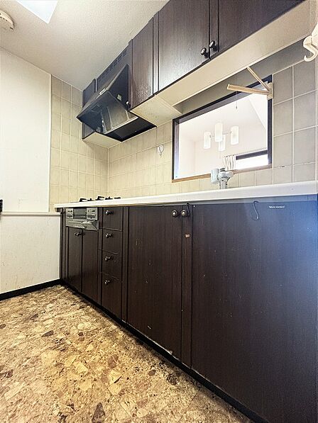 ■吊戸棚収納もあり、散らかりがちなキッチンがすっきり片付きます☆