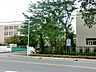 周辺：新栄中学校(600ｍ)創立は、昭和49年4月1日。学校ビオトープ（自然観察路）を地域への開放し、また朝のあいさつ運動や巡回等、地域の教育力を生かした取り組みを行っている。