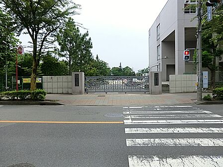 春日部市立粕壁小学校 550m